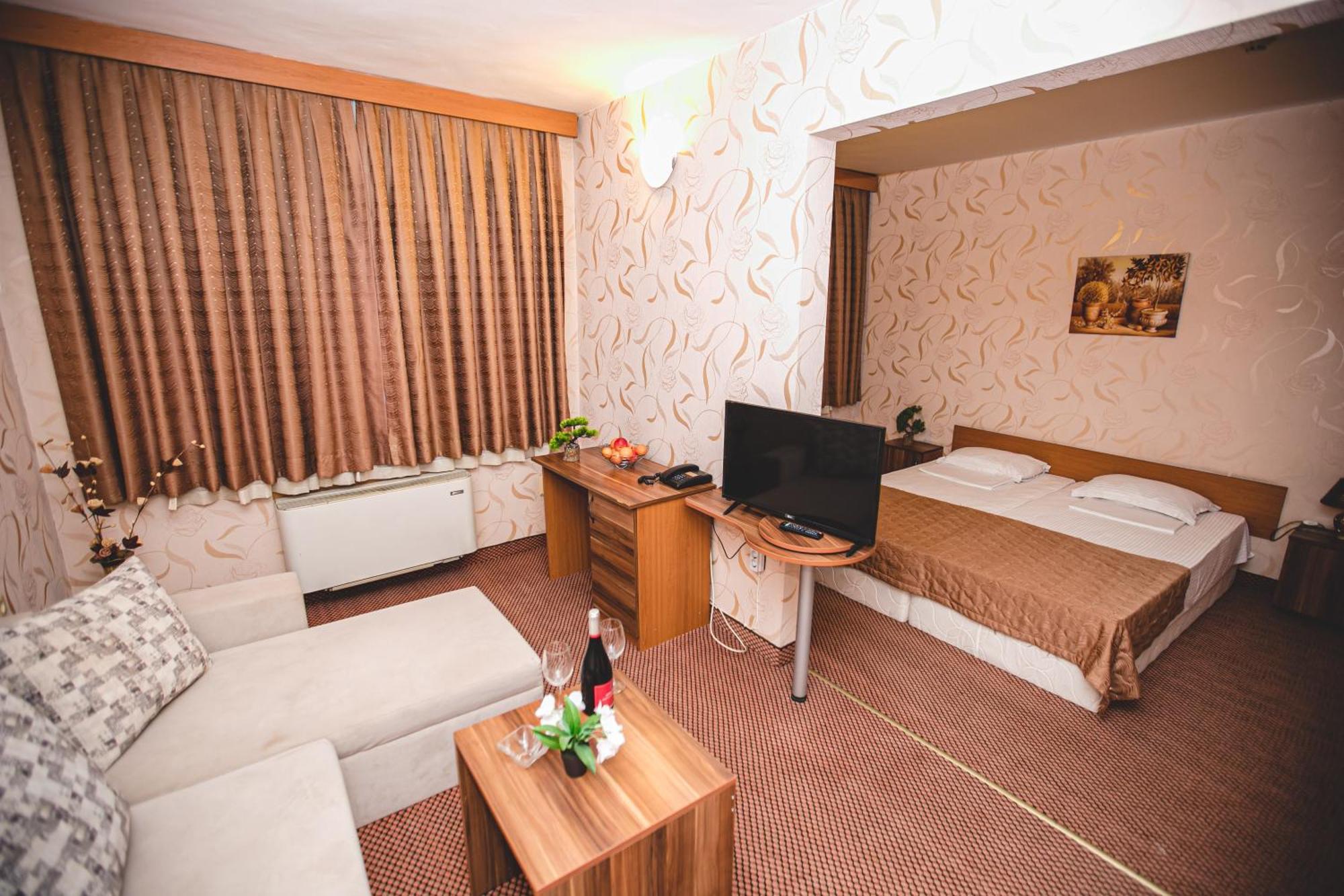 Rodopi Hotel Haskovo Buitenkant foto