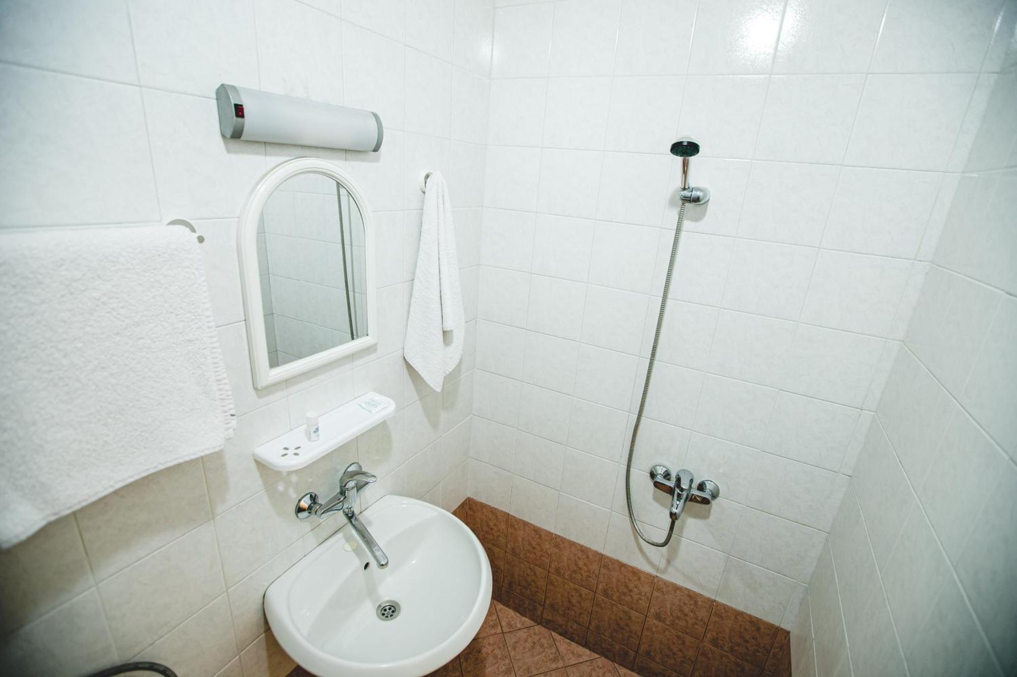 Rodopi Hotel Haskovo Buitenkant foto