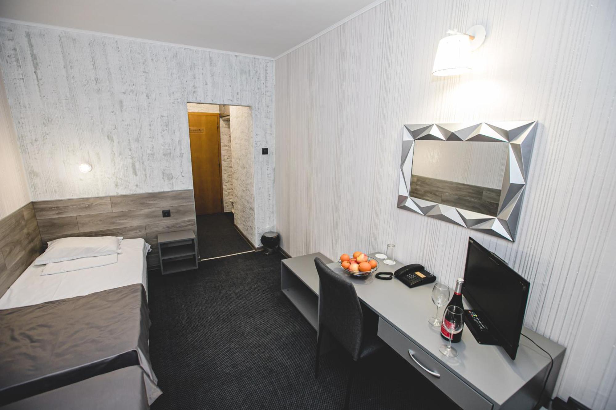 Rodopi Hotel Haskovo Buitenkant foto