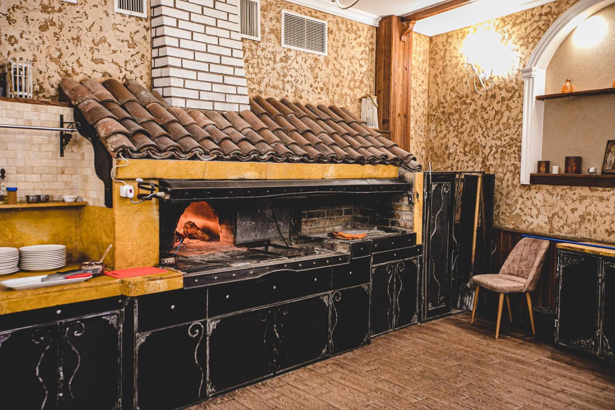 Rodopi Hotel Haskovo Buitenkant foto