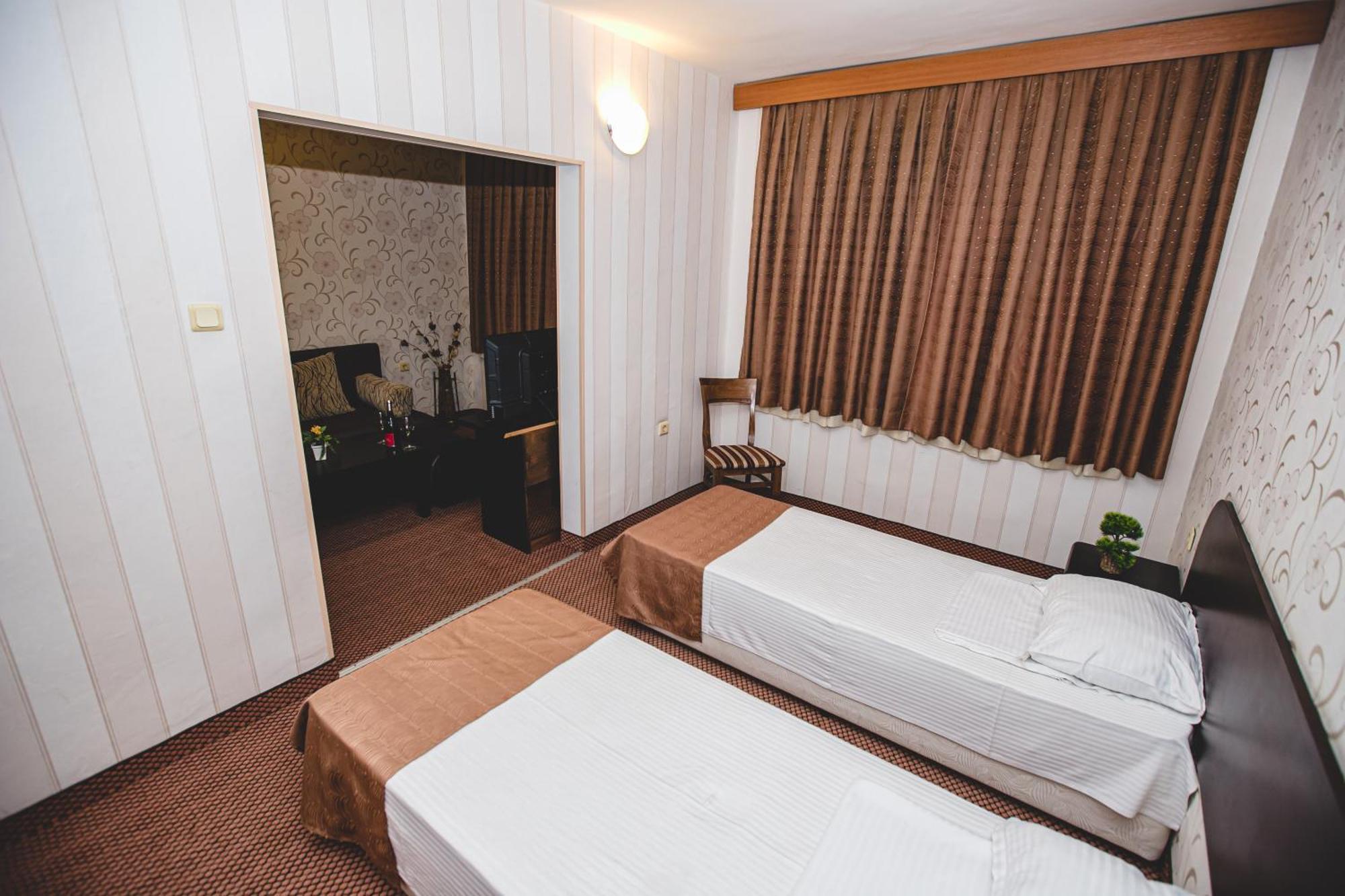 Rodopi Hotel Haskovo Buitenkant foto