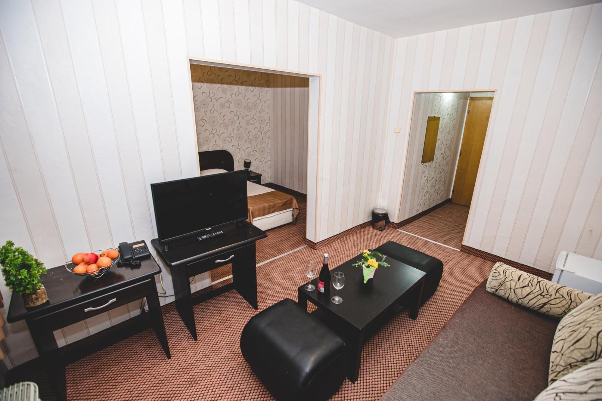 Rodopi Hotel Haskovo Buitenkant foto