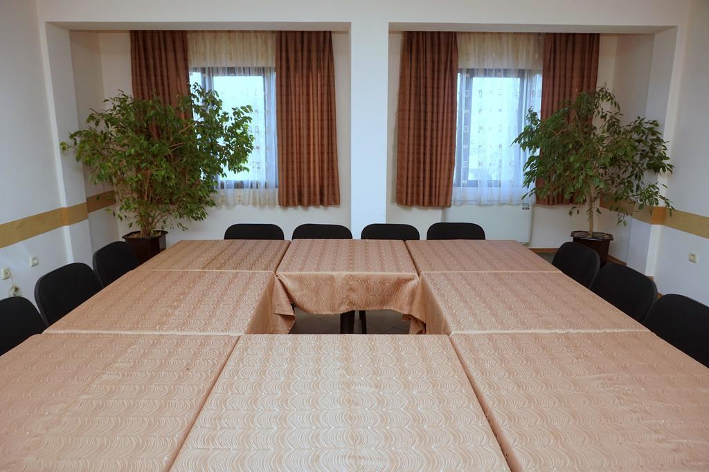 Rodopi Hotel Haskovo Buitenkant foto