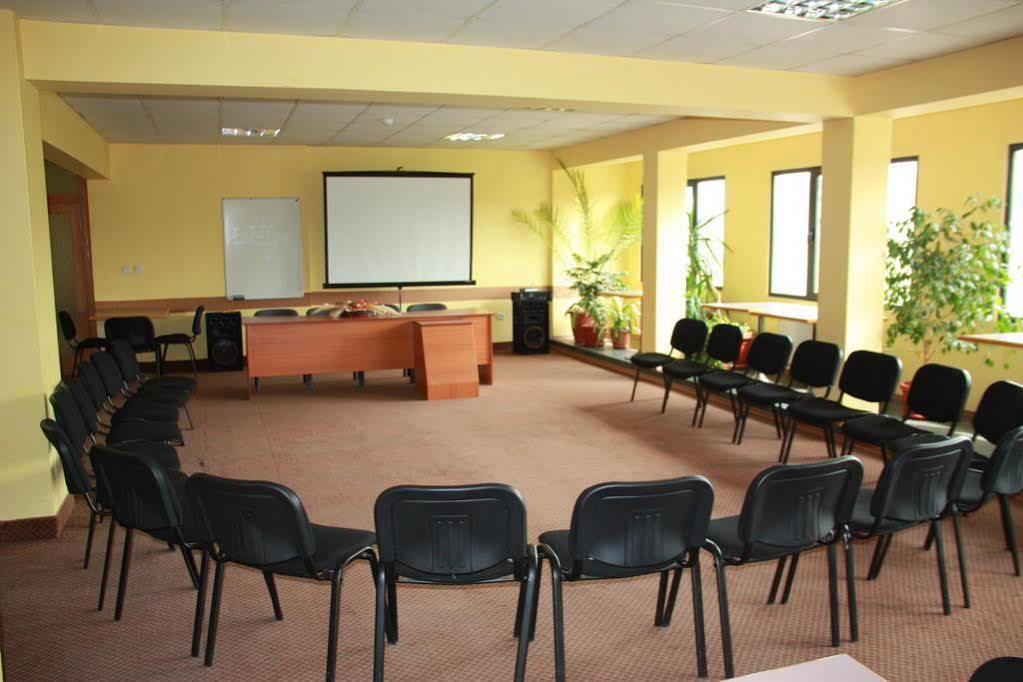 Rodopi Hotel Haskovo Buitenkant foto