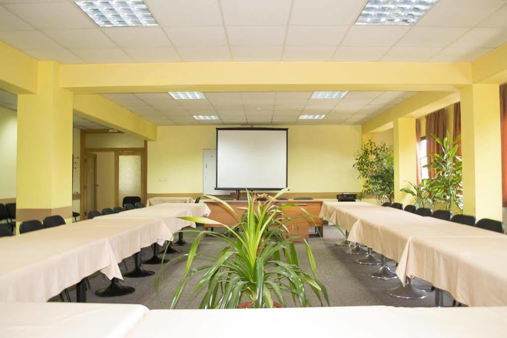 Rodopi Hotel Haskovo Buitenkant foto