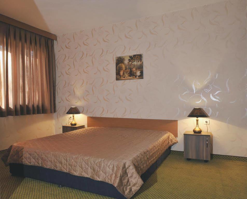 Rodopi Hotel Haskovo Buitenkant foto