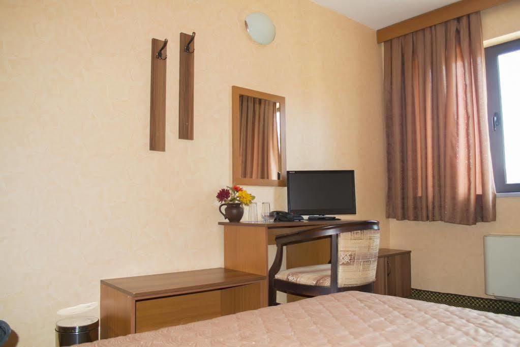 Rodopi Hotel Haskovo Buitenkant foto
