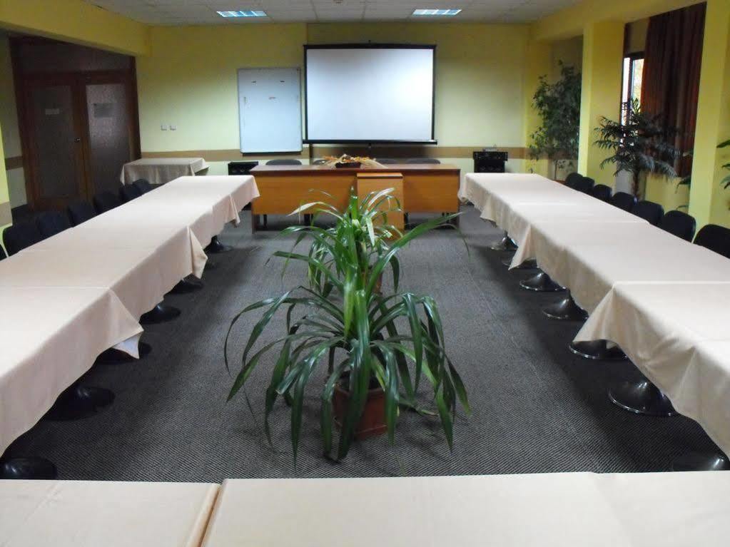 Rodopi Hotel Haskovo Buitenkant foto